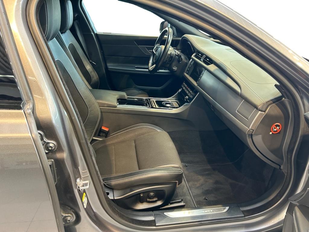 JAGUAR XF R-SPORT 30D ASSIST+CAM+NAVI+XENON+| 300 ch | BVA | VOLANT EN CUIR