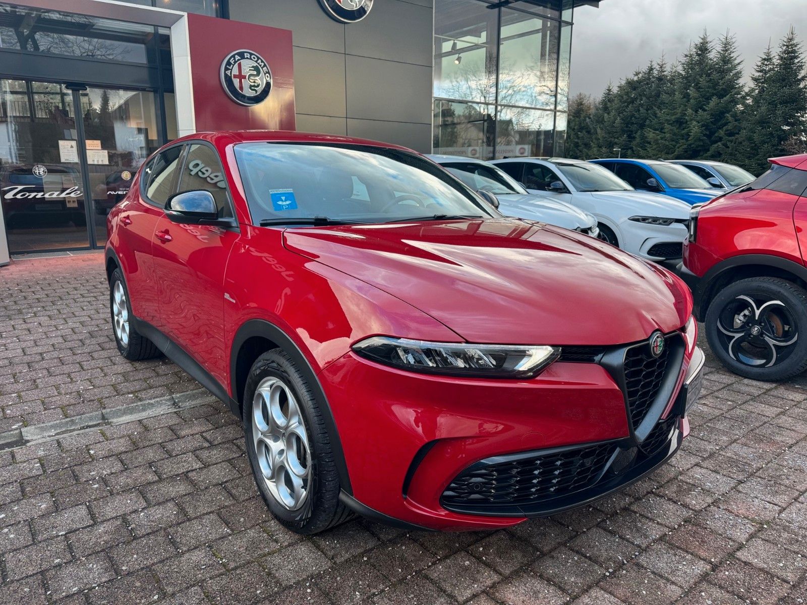 Fahrzeugabbildung Alfa Romeo Tonale-SPRINT 1.5 T 96kW (130ps) 48V-Hybrid 15kW