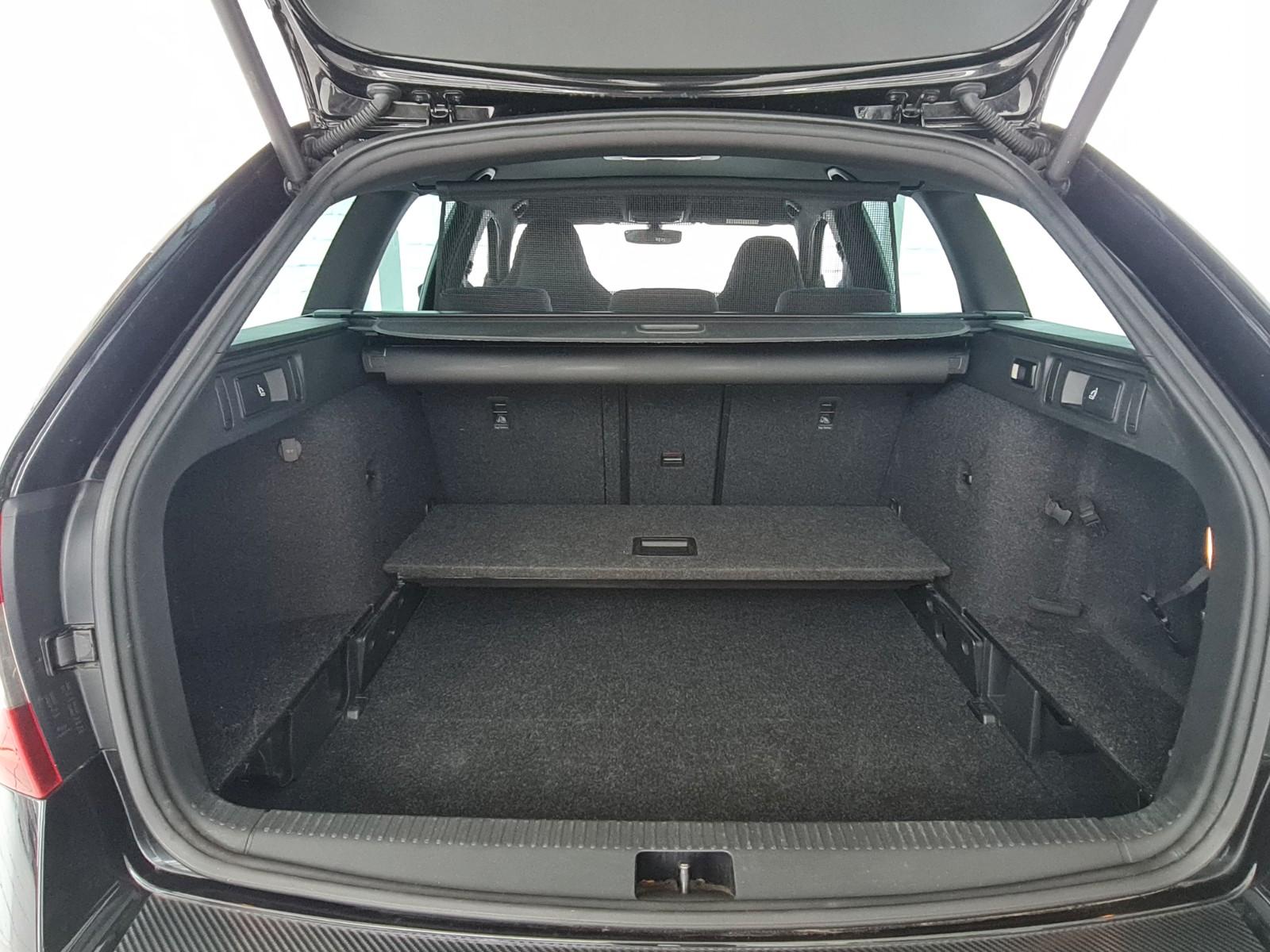 Skoda Octavia Combi RS, unfallfrei, Navi, Kamera, LED