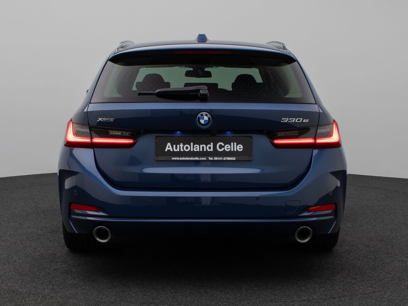 Fahrzeugabbildung BMW 330e xD Kamera HUD DAB Alarm Komfort LED Sport