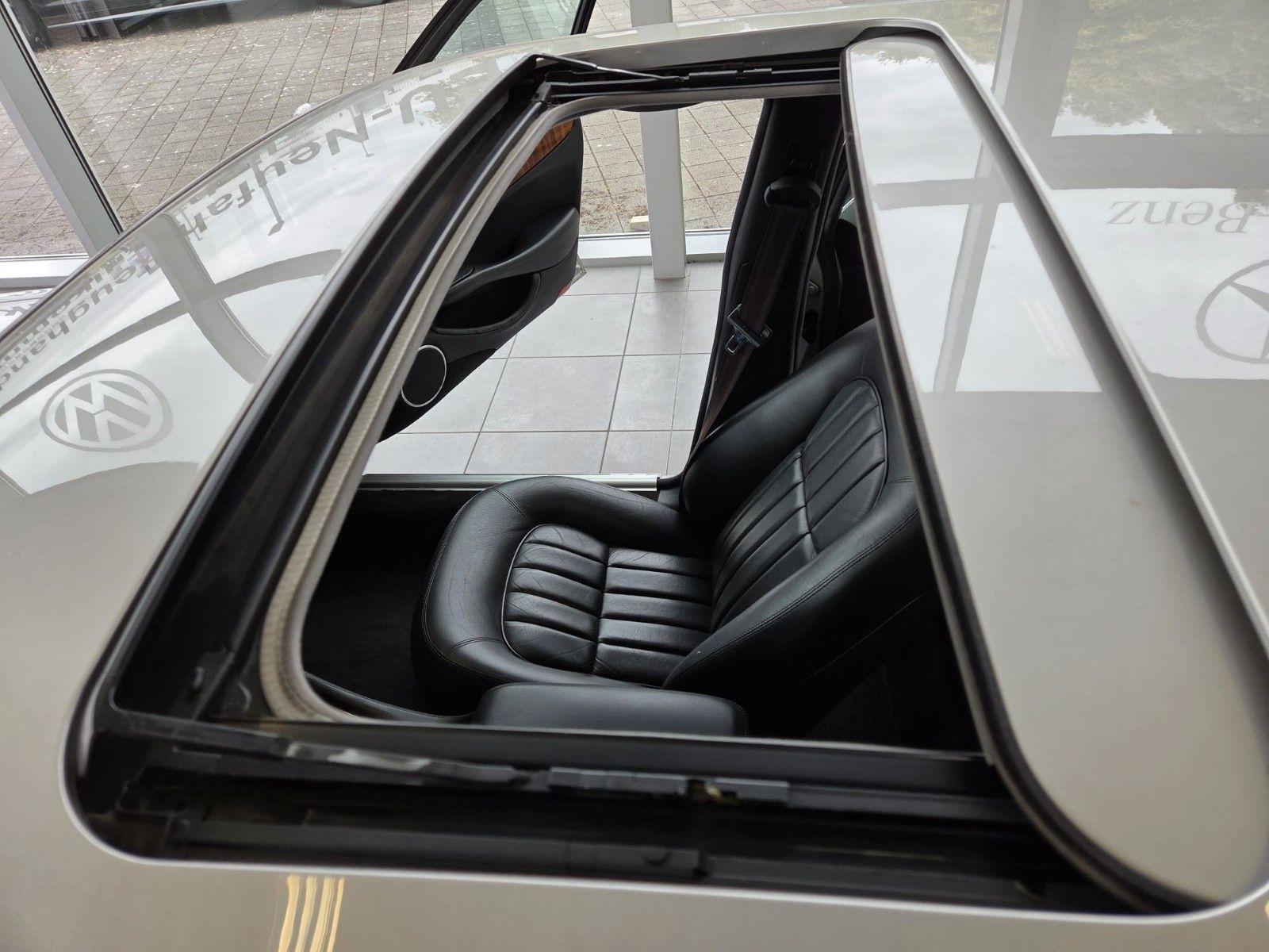 Fahrzeugabbildung Jaguar XJ8 3.2 Executive