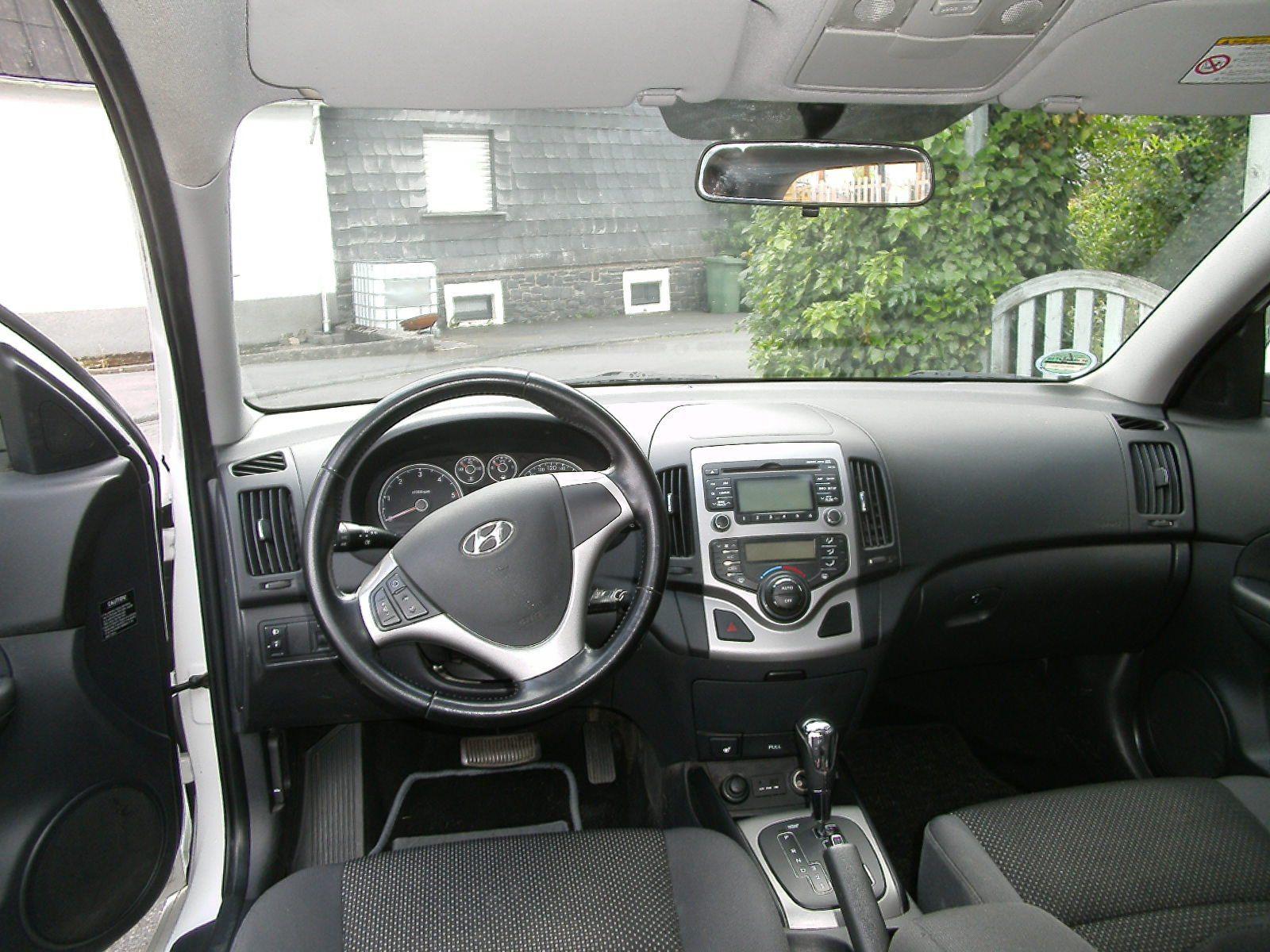 Hyundai i30 2012 — photo 8