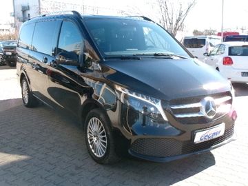 Mercedes V 220 - 10