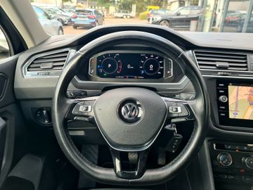 Volkswagen Tiguan - 12