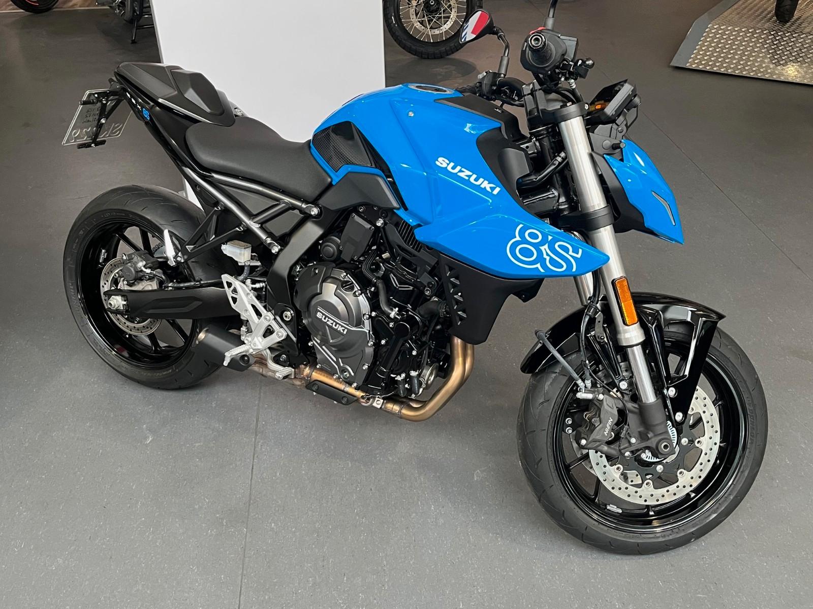Suzuki GSX 8 S Vorführer mit viel Zubehör