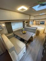 Hobby De Luxe 400 SF Modell 2025 / 2000 Kg Achse  - Hobby De luxe 400