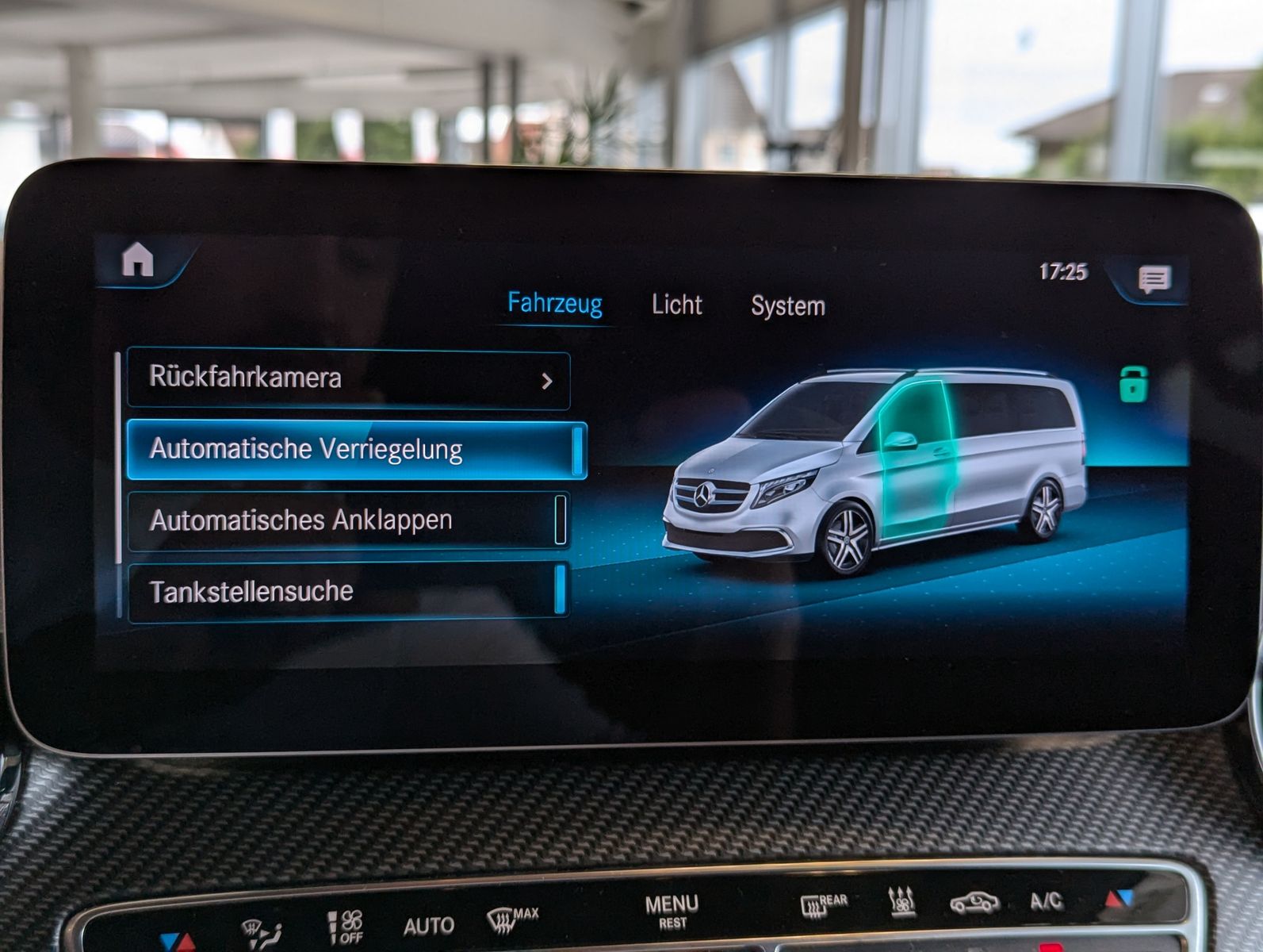 MERCEDES-BENZ V 220 d AMG EDITION lang Burmester ACC AHK StHz - Image 29