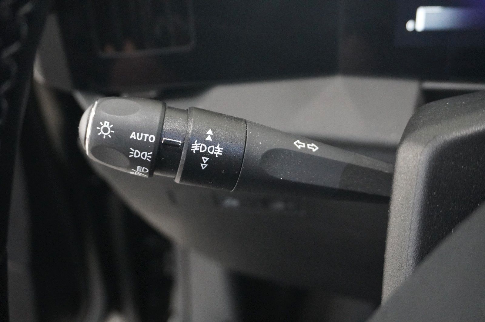 Fahrzeugabbildung Opel Astra L ST 1.2T ULTIMATE NAVI/LED/360°/PANO/DAB+