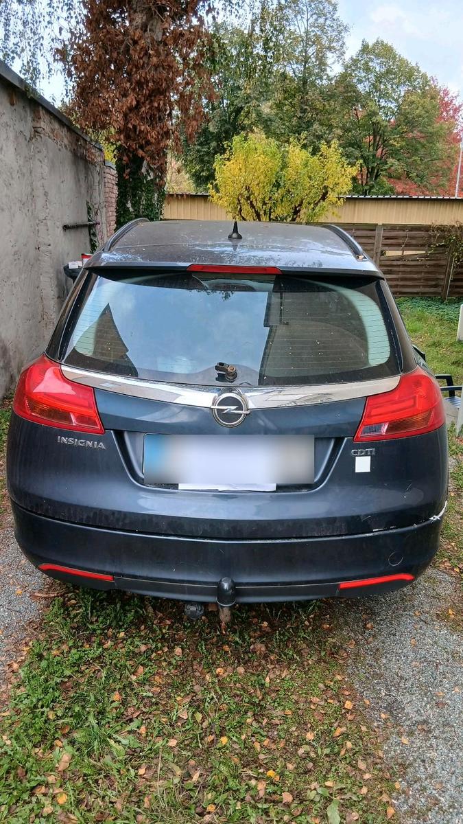 Opel Insignia 2010 — interior