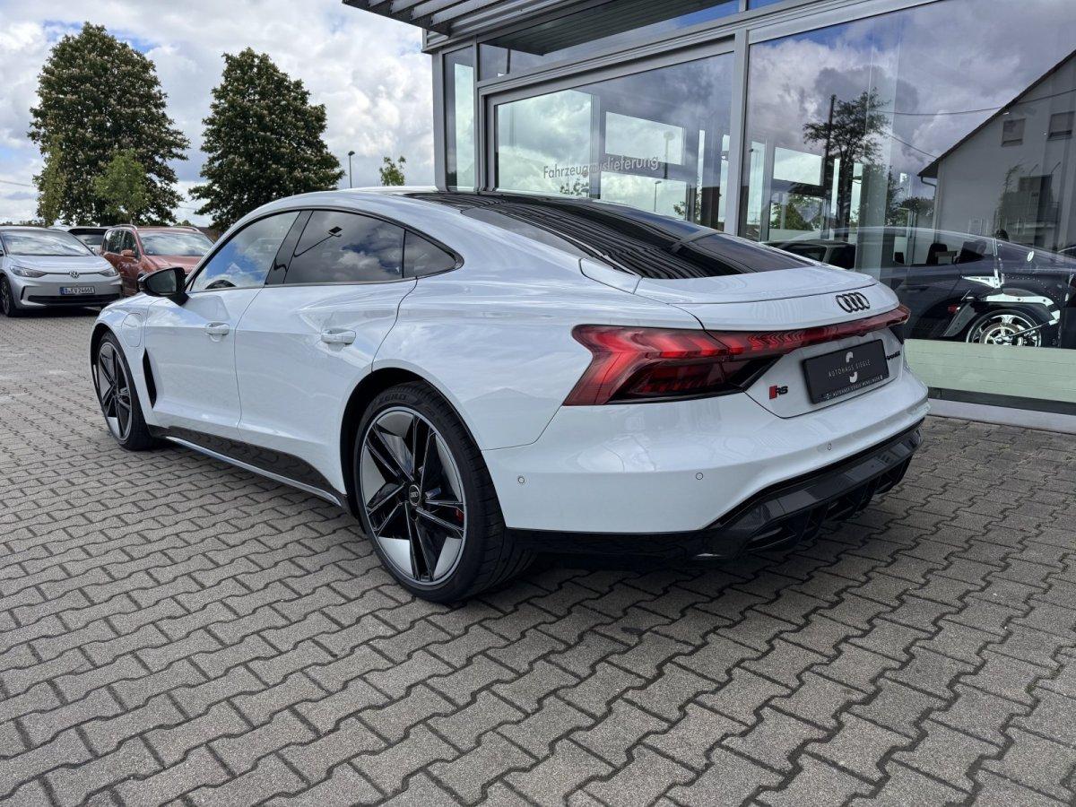 Audi e-tron RS GT quattro Carbon Top-View Headup 21Zo