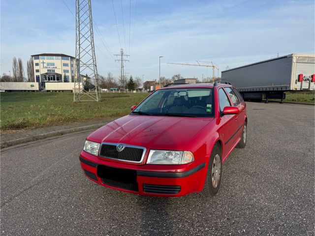 Skoda Octavia Combi Tour