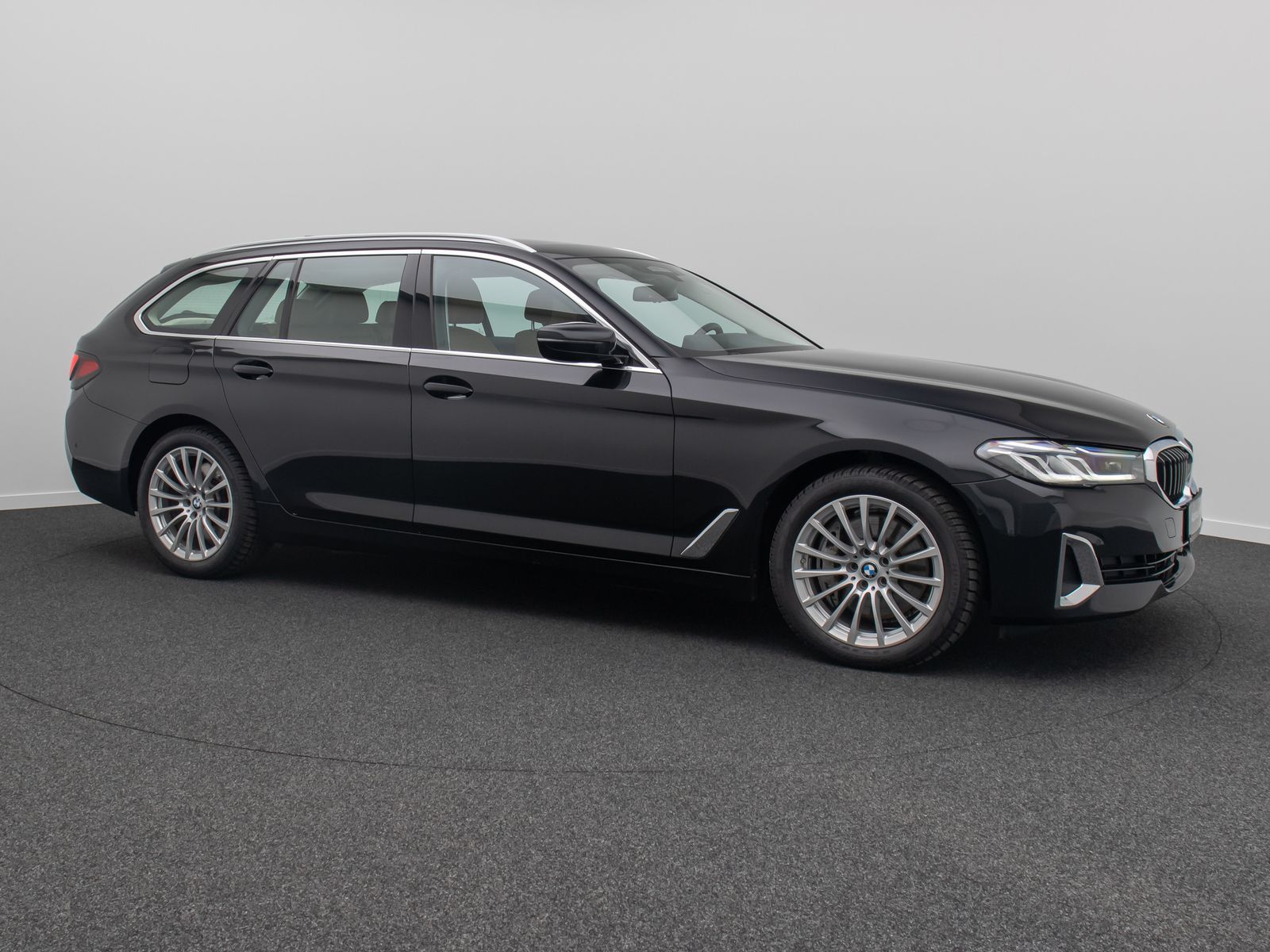 Fahrzeugabbildung BMW 540d xD LuxuryLine HUD Kamera DAB Laser Panorama