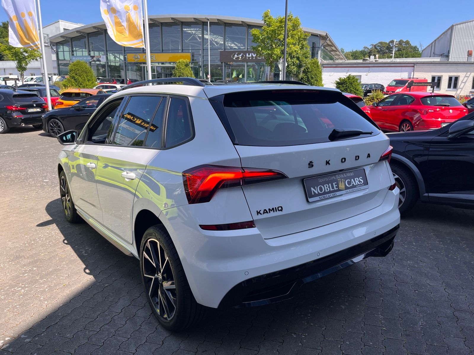 Fahrzeugabbildung SKODA Kamiq Monte Carlo PANO LED NAVI ALU