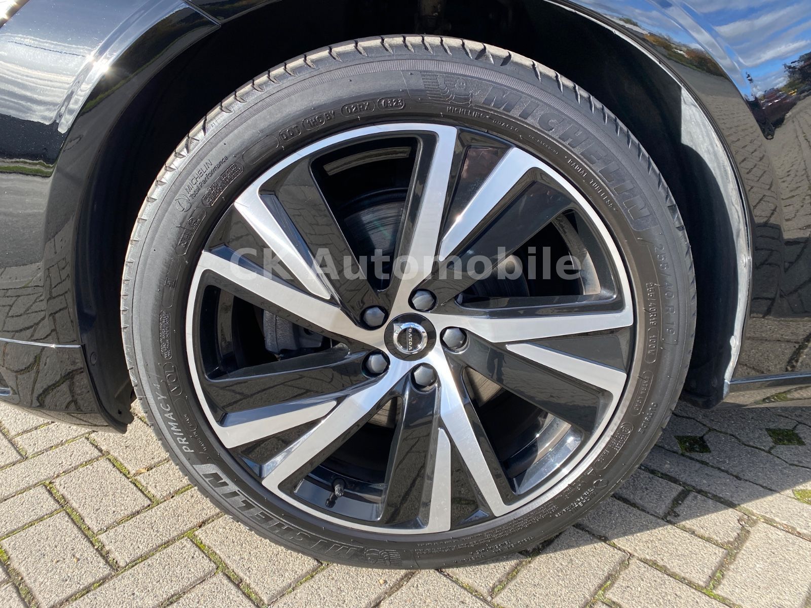 Fahrzeugabbildung Volvo V90 B5 Ultimate Dark AWD/BLIS/Pano/Head-Up/AHK