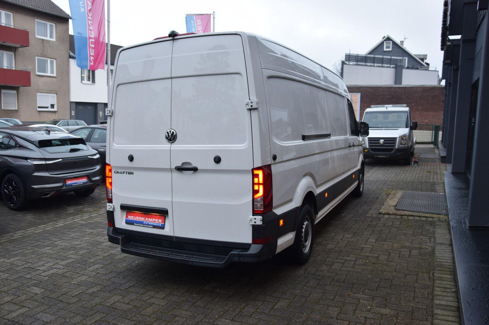 Fahrzeugabbildung Volkswagen Crafter Kasten 35 lang Hochdach FWD LED Navi Atm