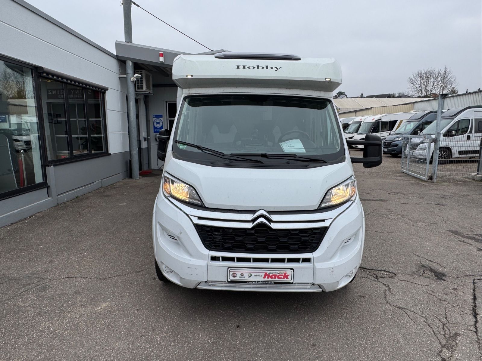 Fahrzeugabbildung Hobby T 65 HFL Optima on Tour Hubbett