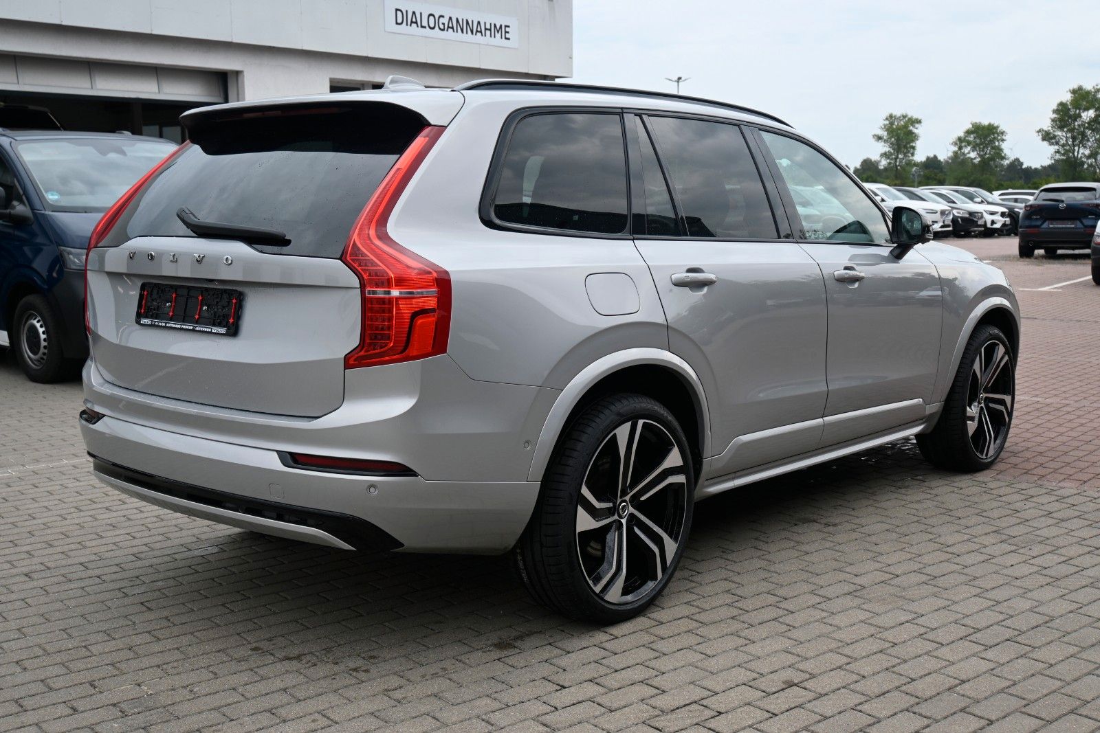 Fahrzeugabbildung Volvo XC90 B5 D AWD Dark*STDHZG*PANO*360°*22"