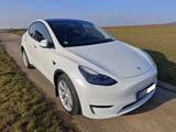 Tesla Model Y Long Range Dual Motor AWD Long Range - Tesla Model Y mit Anhängerkupplung