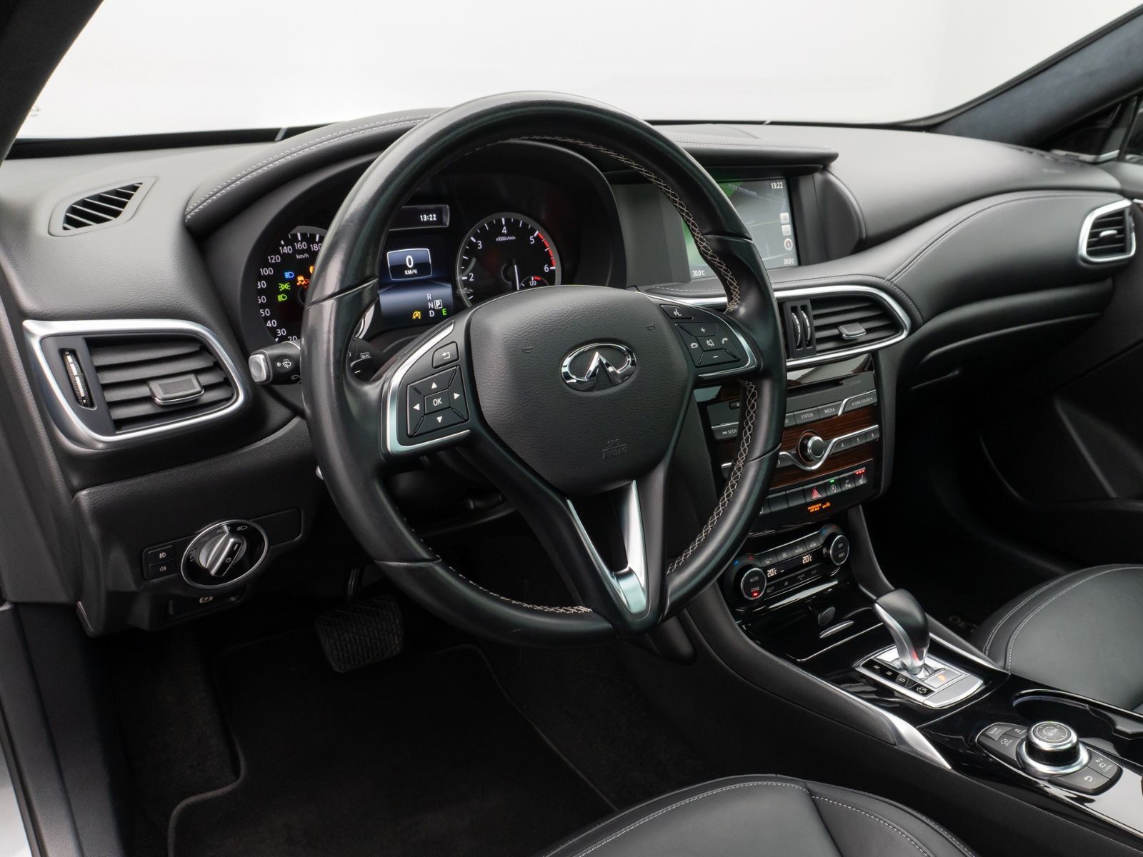 Fahrzeugabbildung Infiniti Q30 2.2 d Premium 360°Panorama Navi Sitzhzg LED