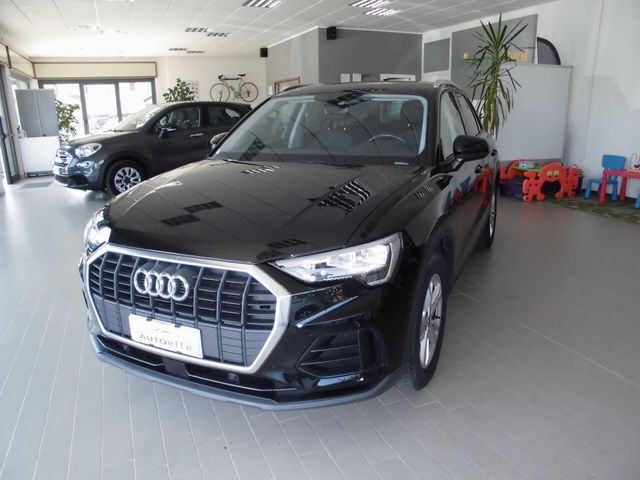AUDI Audi Q3 35 TDI S tronic Business Advanced