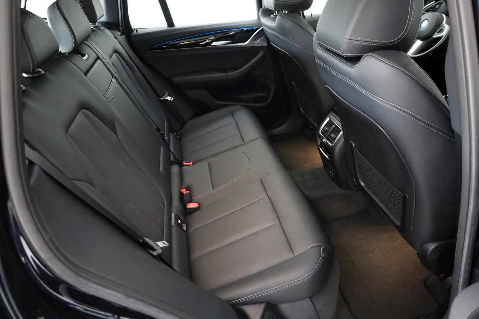 Fahrzeugabbildung BMW iX3 Inspiring/M Sport,Panorama,ACC,Leder,AHK el