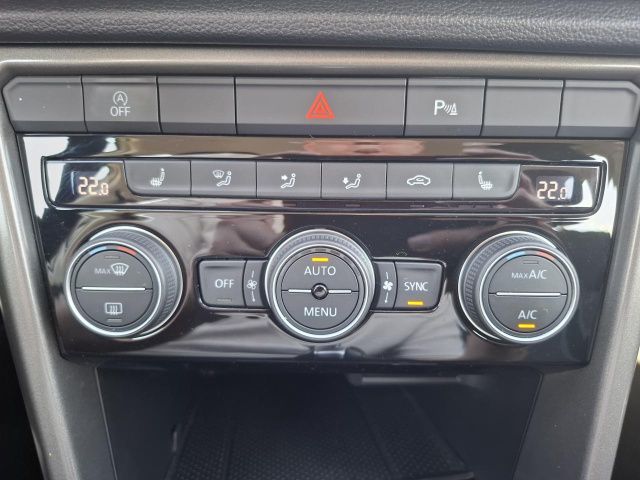 T-ROC STYLE 1.5 TSI DSG SHZ+LED+ACC+NAVI