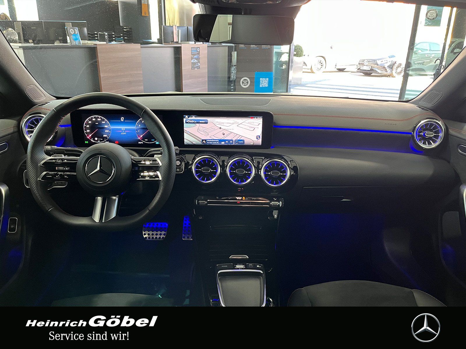 Fahrzeugabbildung Mercedes-Benz CLA 200 AMG+LED+AMBIENTE+KAMERA+TOTWINKEL+WINTER