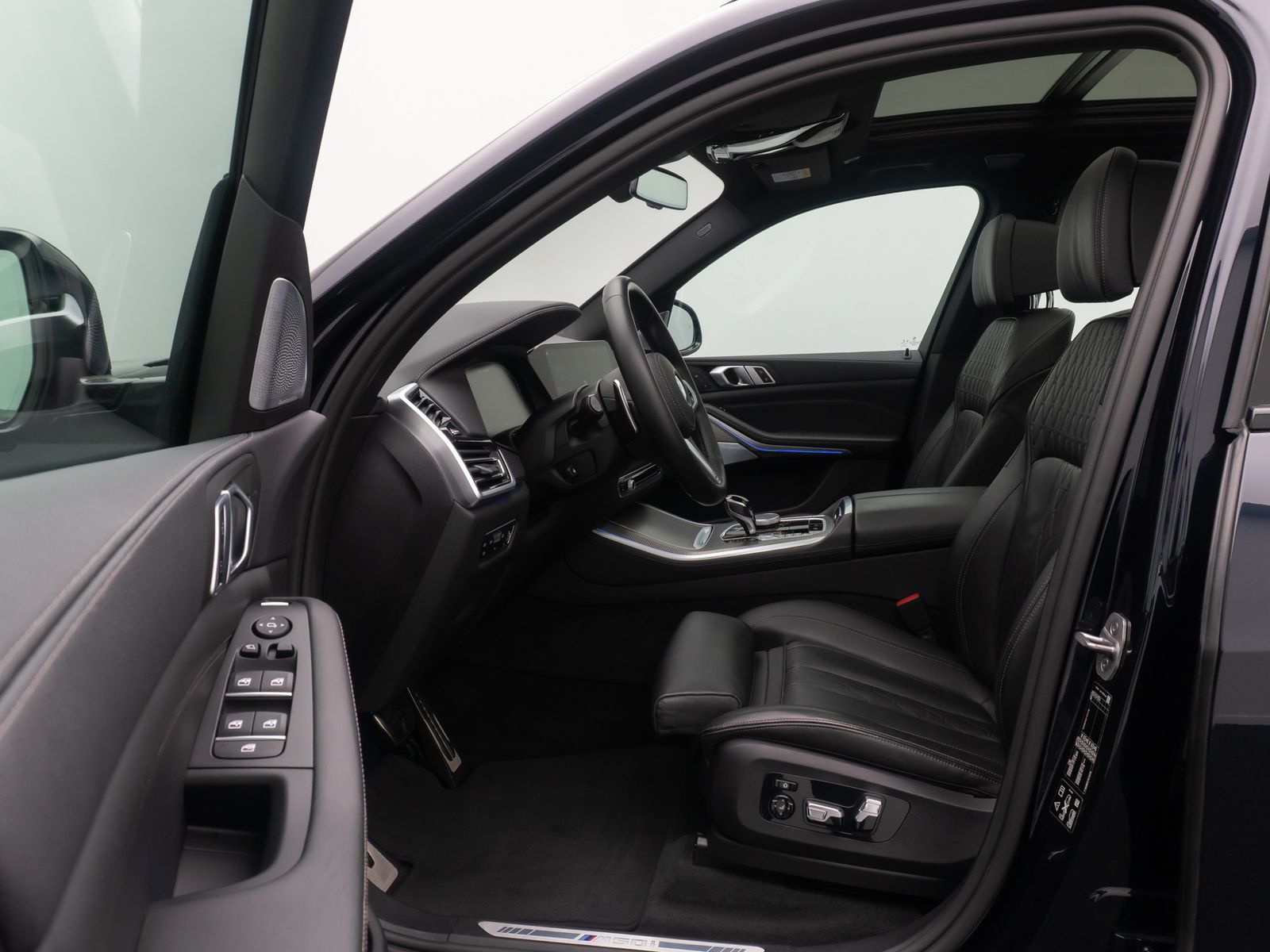 Fahrzeugabbildung BMW X5 M50i B&W Individual 360°HUD DAB Panorama Voll