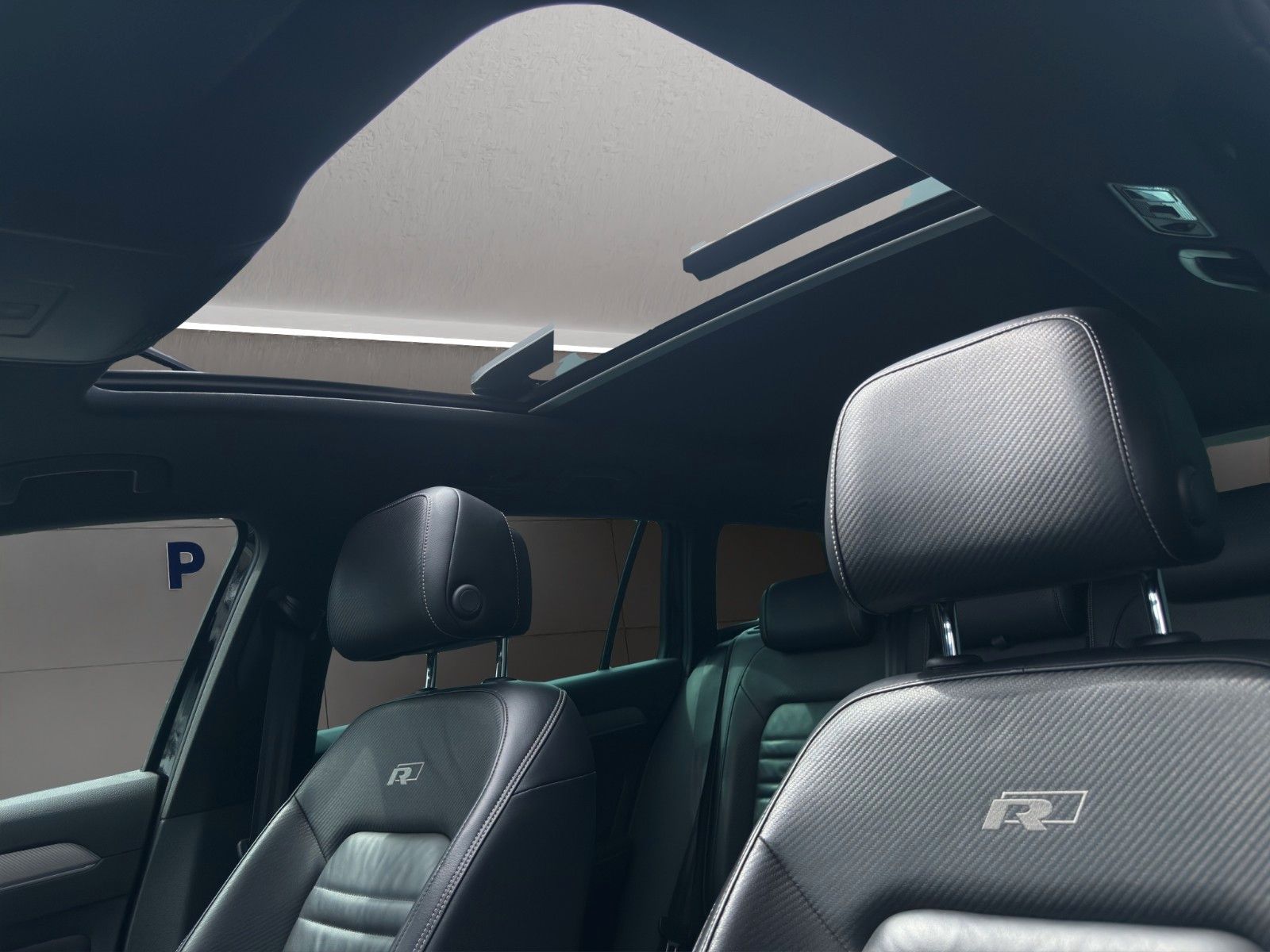 Fahrzeugabbildung Volkswagen Passat Variant *R-Line*Pano*DYNAUDIO*Virt.Cock*
