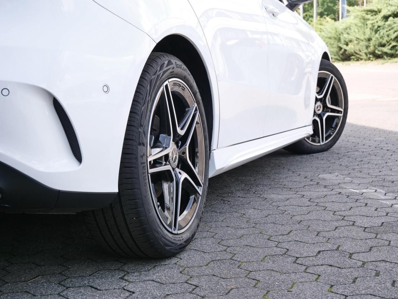 Mercedes-Benz A 180 d AMG Night Kamera SpurH ParkA Ambiente foto 5