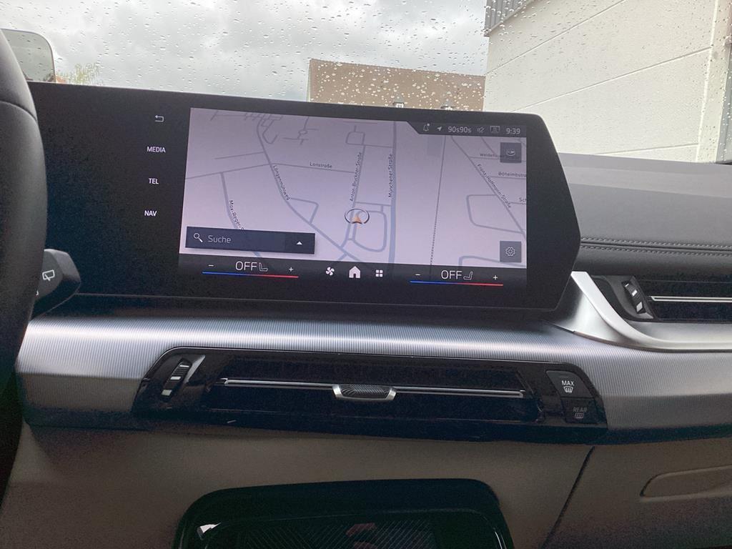 BMW 223d xDr. Active Tourer Luxury Line AHK+Pano+ACC
