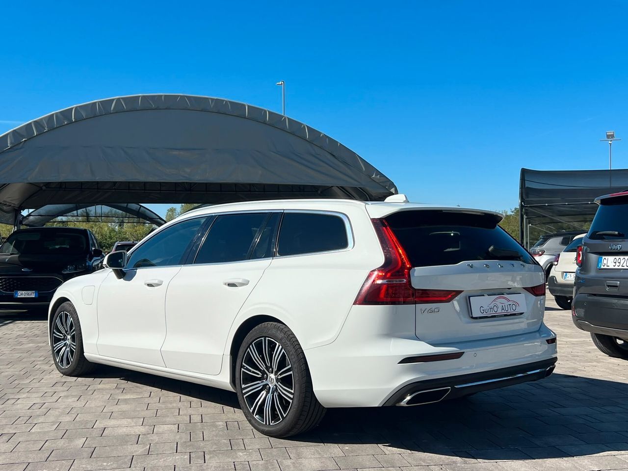 Volvo V60 T6 Recharge AWD Plug-in Hybrid Inscrip imagem 3