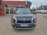 Mitsubishi Outlander Plug-in Hybrid Intro Edition 2.4 - Mitsubishi Outlander: 2.4