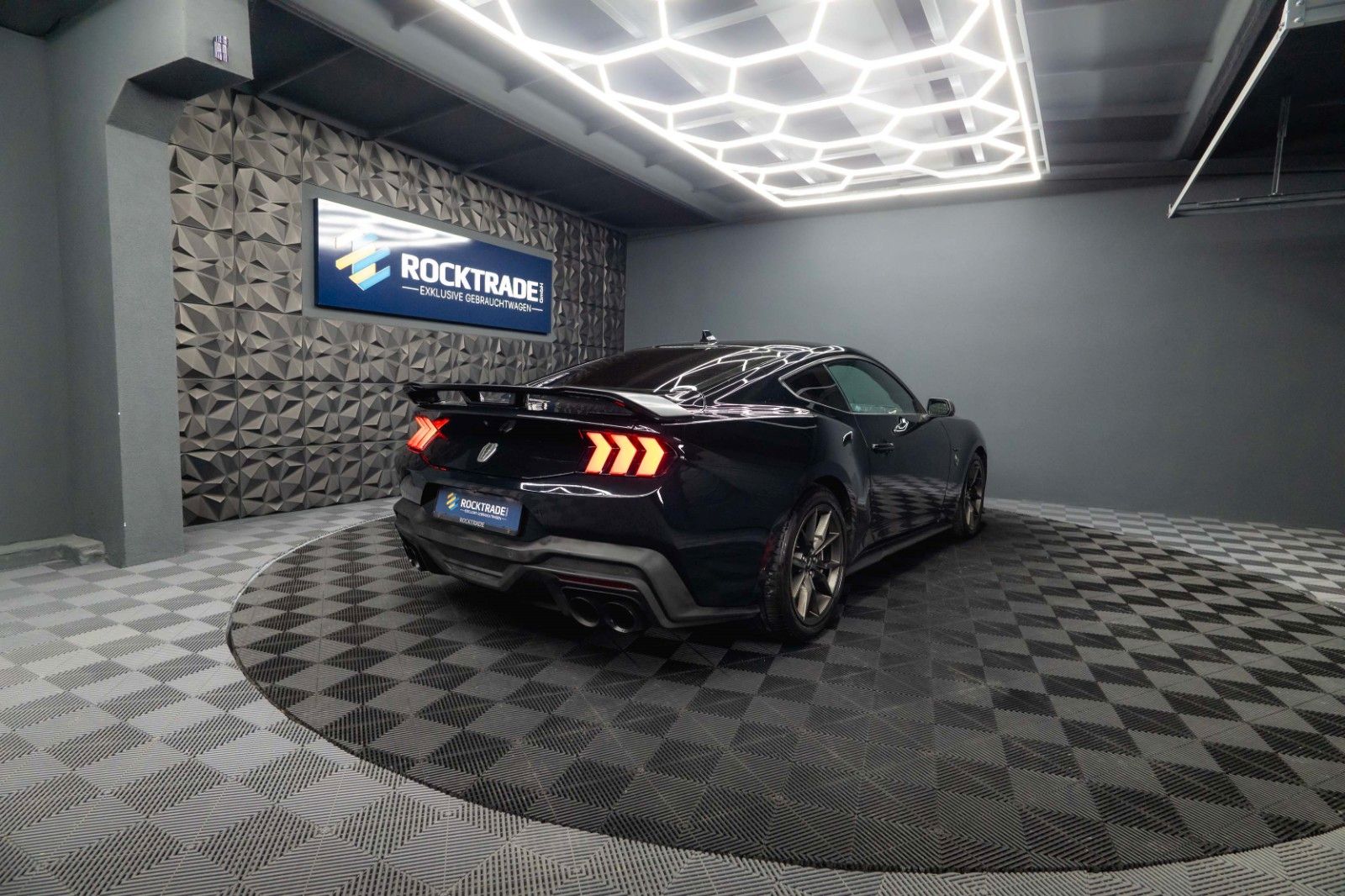 Fahrzeugabbildung Ford Mustang 5.0 Ti-VCT V8 Dark Horse TREMEC 6-Gang
