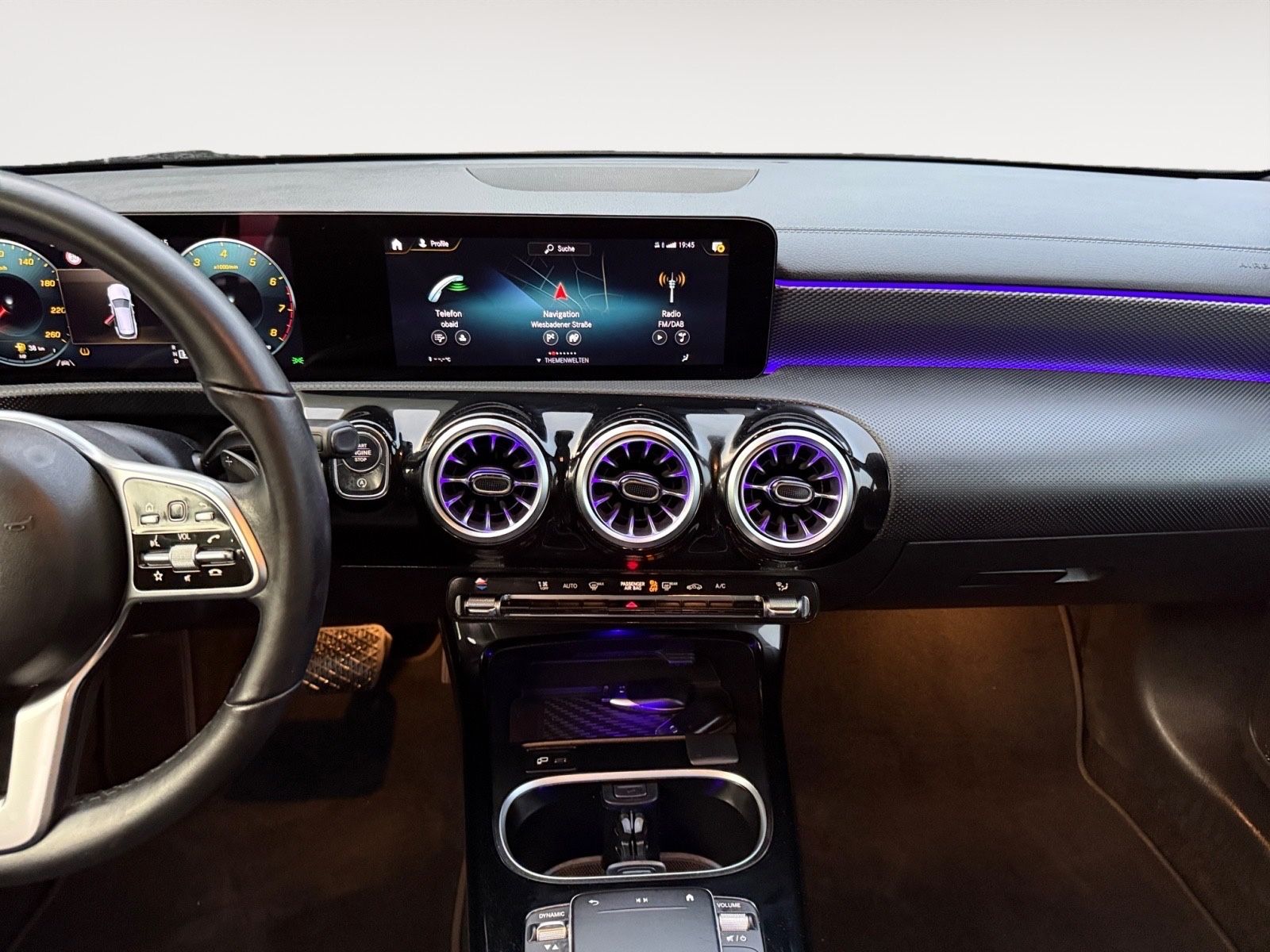 Fahrzeugabbildung Mercedes-Benz CLA 180 Shooting Brake/Allwetter/LED/Garantie