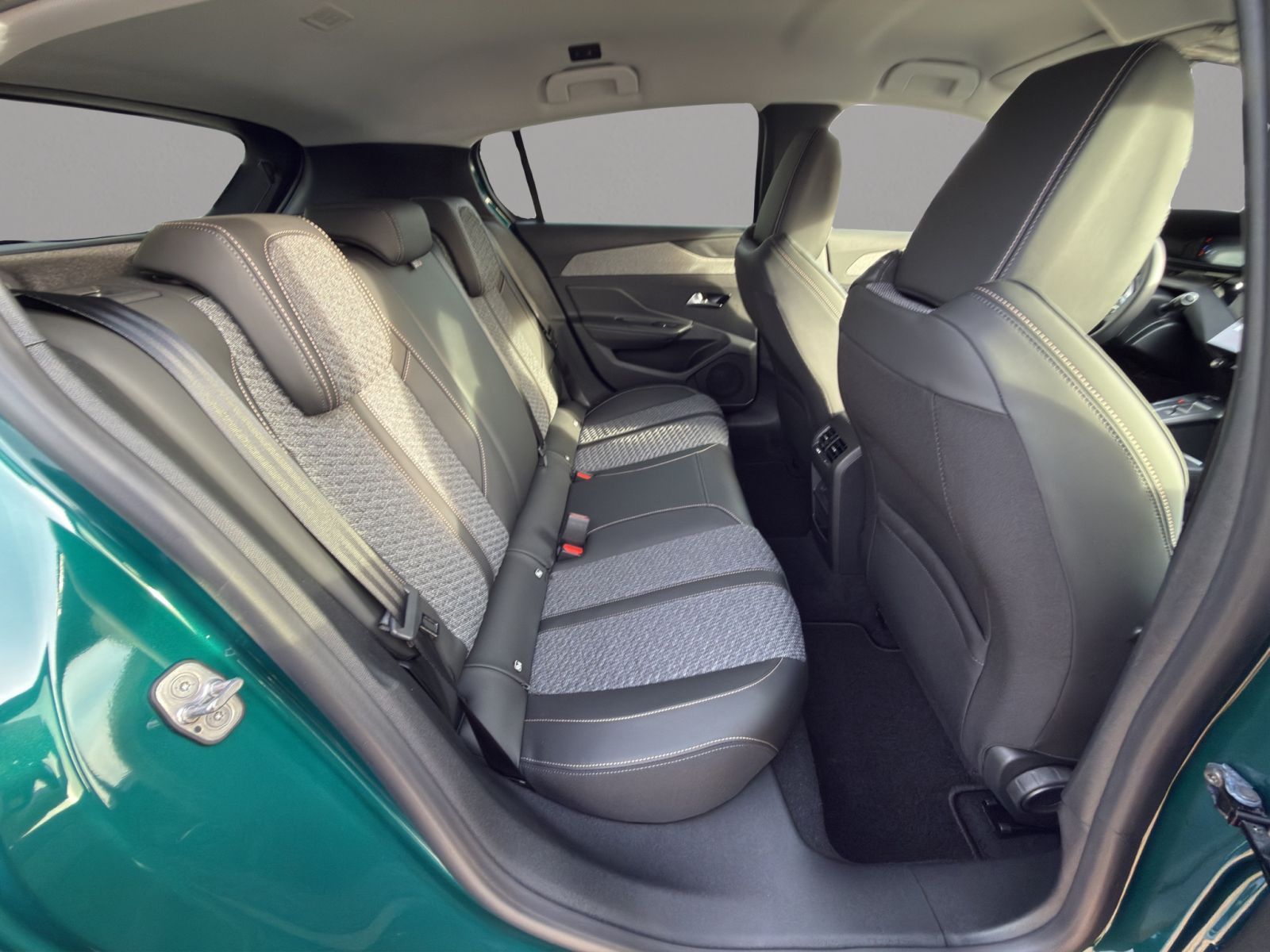 Peugeot 308 - Bild 17