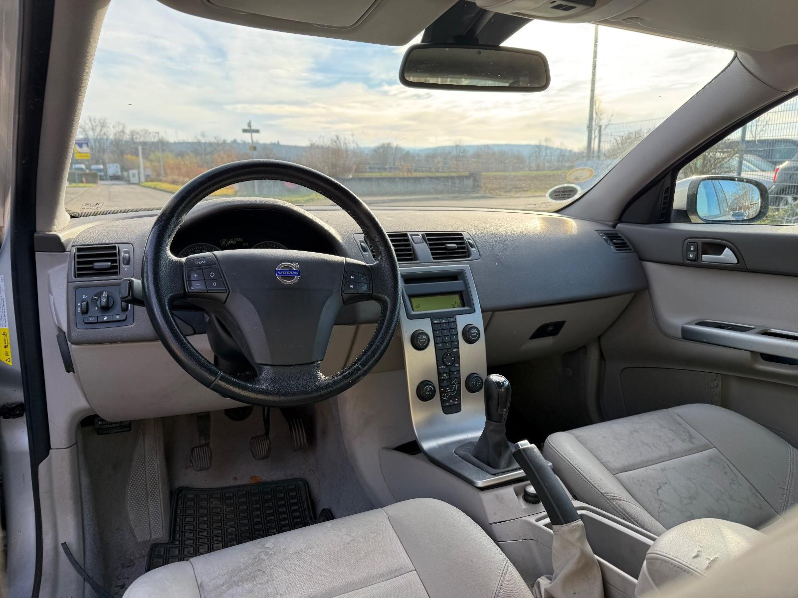 Volvo V50 2007 — photo 10