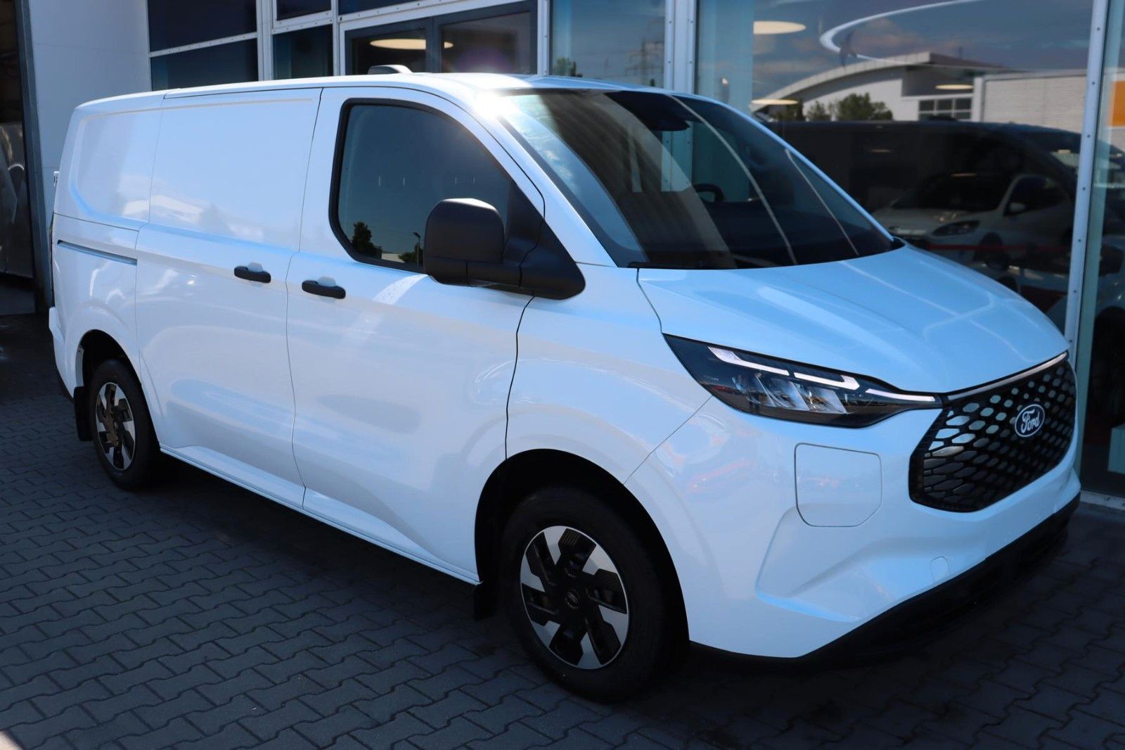 Ford Transit Custom DOKA Limited 320 L1 BEV 4x4