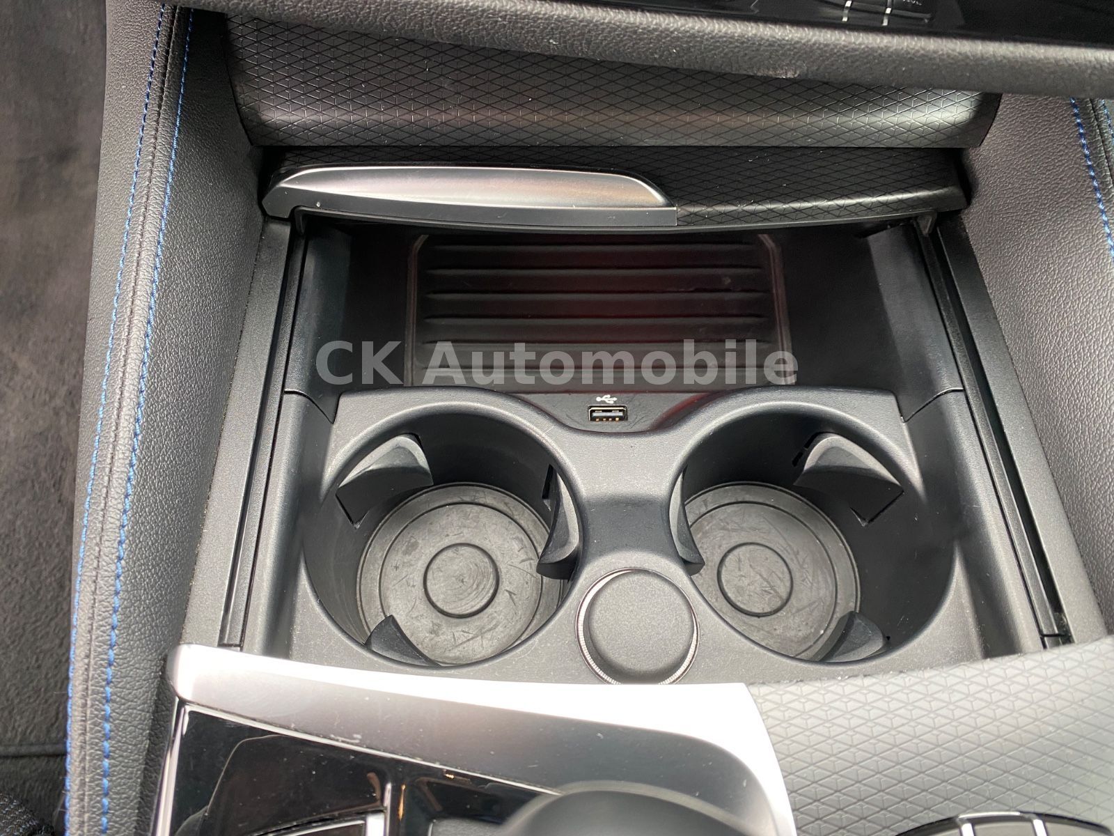 Fahrzeugabbildung BMW 520d Lim. M-Sport/Facelift/Shadow-Line/LED/Kam
