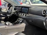 Mercedes-Benz E220T d*AMG-LINE*PANORAMA*WIDESCREEN*BURMESTER* - Mercedes-Benz E 220 mit Diesel-Antrieb: Head-Up Display