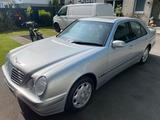 Mercedes-Benz Mercedes Benz E240 W210 2,6l V6 - gebrauchte Mercedes-Benz E 240 aus dem Jahr 2000