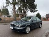 Jaguar X-Type 2.5 V6 Executive TÜV NEU Garantie - gebrauchte Jaguar X-Type aus dem Jahr 2001