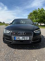 Audi S3 2.0 TFSI S tronic quattro Sportback - - schwarze Audi S3