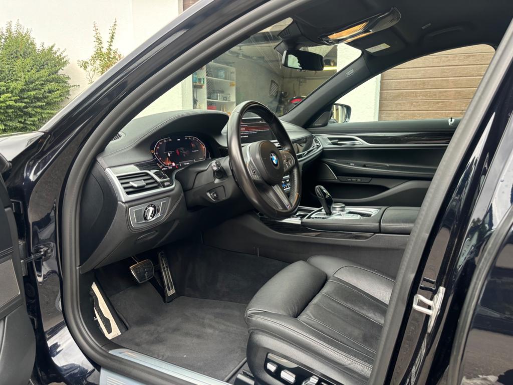 BMW 730