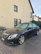 Mercedes-Benz E 500 4MATIC*AMG*GIORGIO*ARMANI*4SITZER - gebrauchte Mercedes-Benz E 500 aus dem Jahr 2009