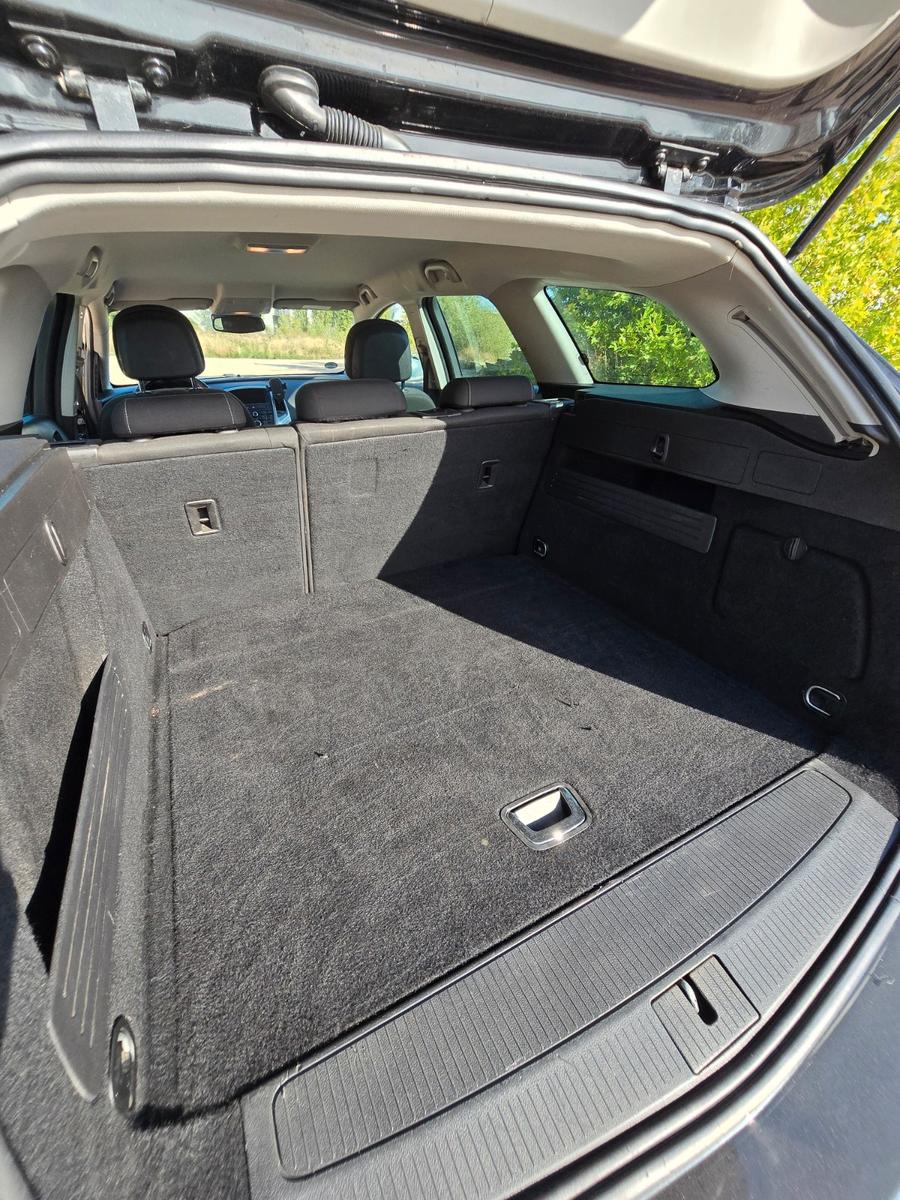 Opel Astra 2013 — photo 12
