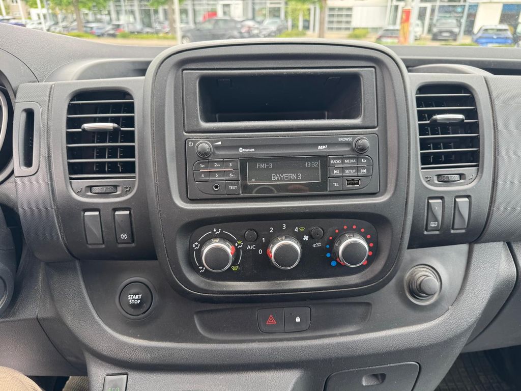 RENAULT Trafic 21