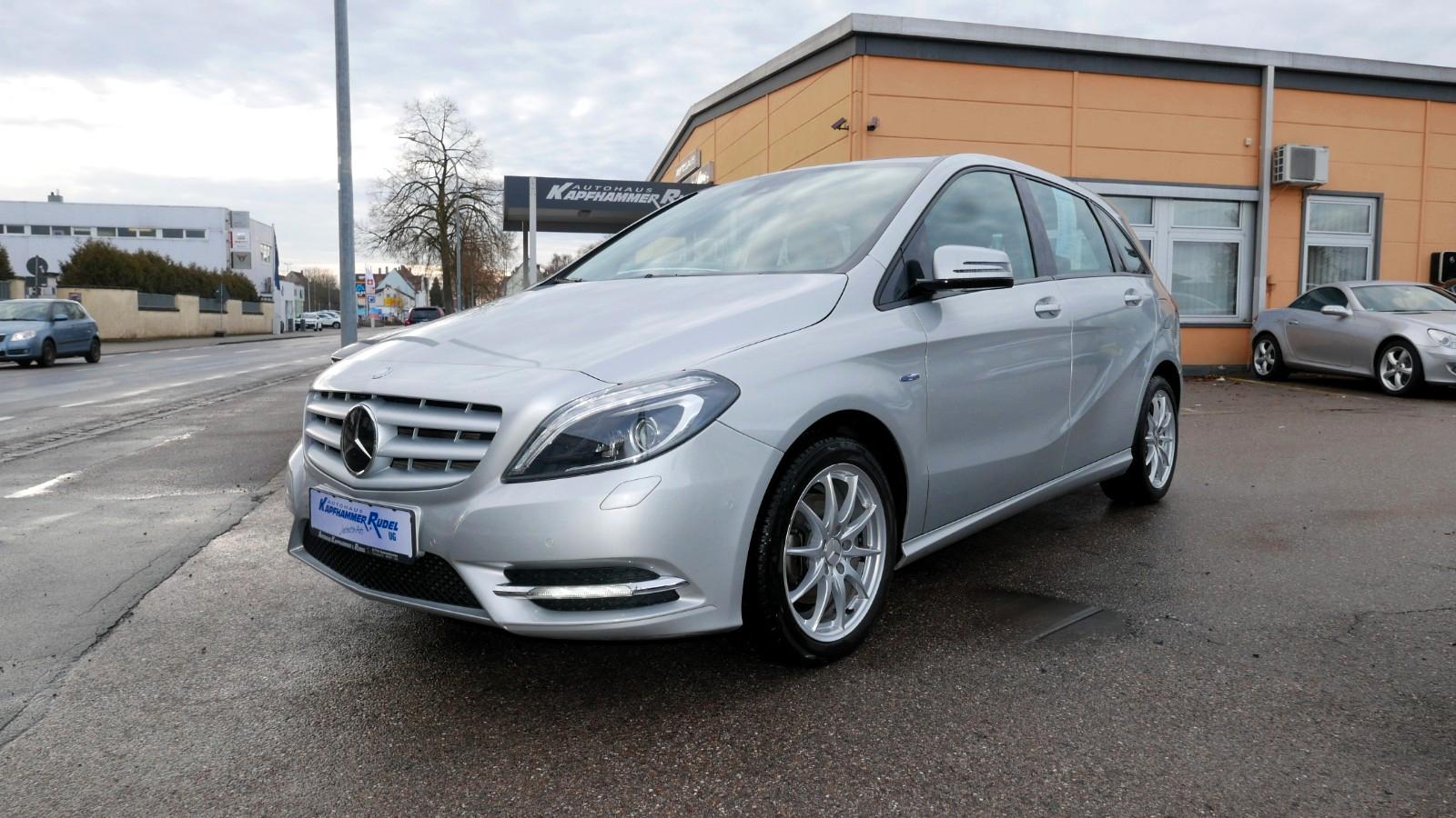 Mercedes-Benz B 200/NAVI/AHK/Bi-Xenon