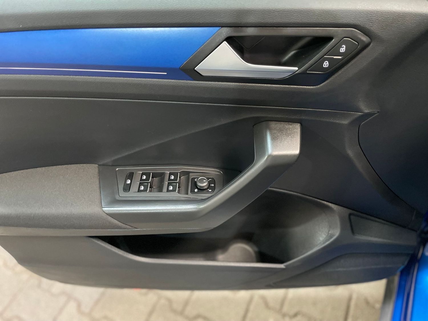 Fahrzeugabbildung Volkswagen T-Roc Style #Kamera#ACC#Spur#AHK