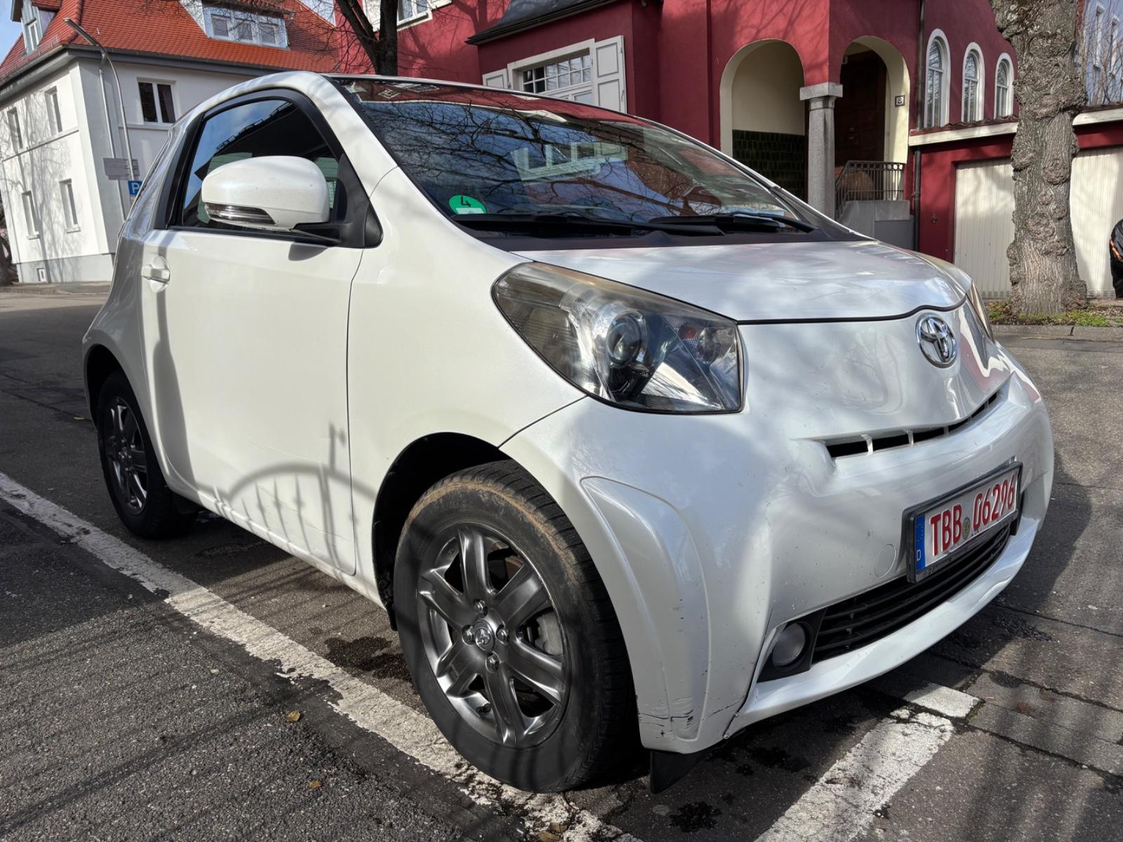 Toyota IQ iQ +